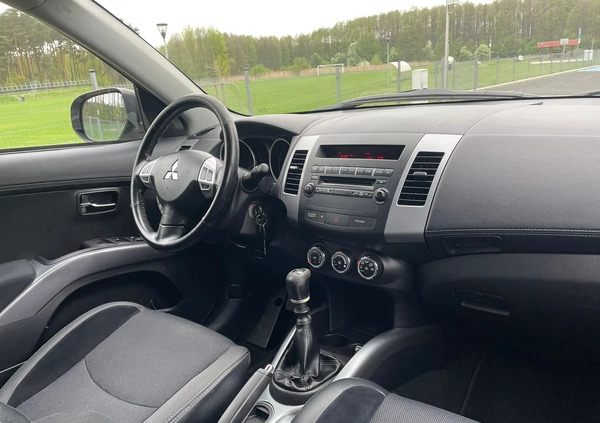 Mitsubishi Outlander cena 25900 przebieg: 285147, rok produkcji 2010 z Hrubieszów małe 106